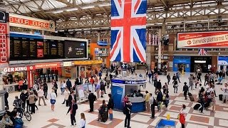 A Walk Through The London Victoria Station London England [upl. by Clarinda]