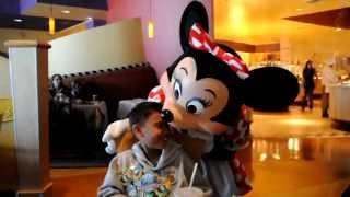 Minnie Mouse Falls in Love with Jr at Goofys Kitchen [upl. by Goodyear]